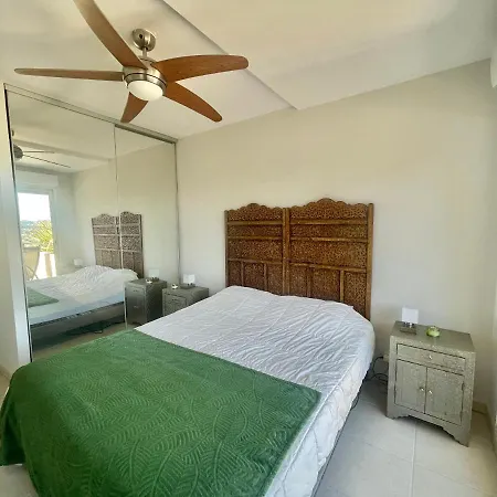 Res Bellevue One Bd With Sea View Apartment *